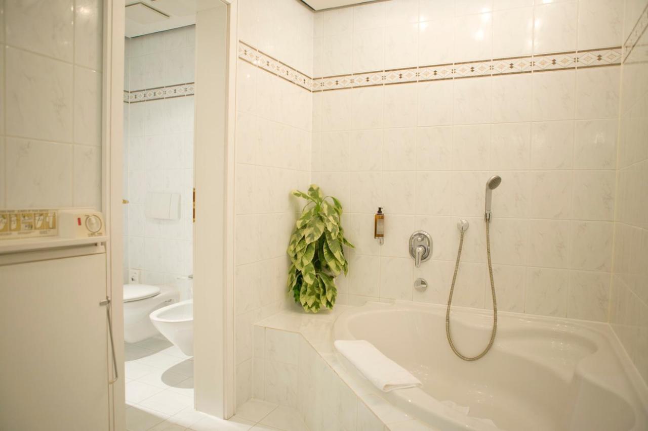 סנקט אנגלמר Hotel Gut Schmelmerhof מראה חיצוני תמונה